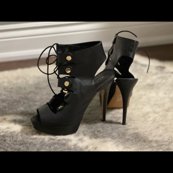 Black Gold Lace Up Heels. Size 8.5